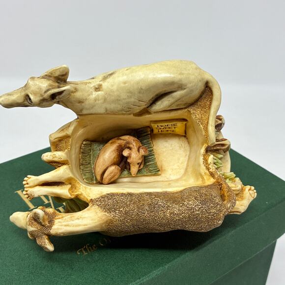 Harmony Kingdom Retired Racers Greyhounds Marble Resin Box Figurine 3060/5000 LE - Picture 9 of 12